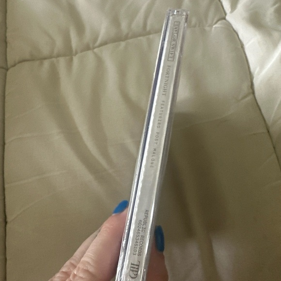 Taylor Swift featuring Post Malone Fortnite single CD sealed - Picture 4 of 7